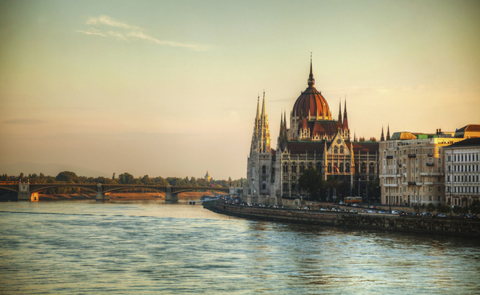 Hongaars leren? Volg een online cursus Hongaars | NHA